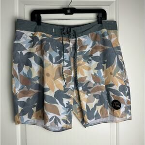Quicksilver Highline Swim Shorts Grey Beige Floral Leaf Men’s 36